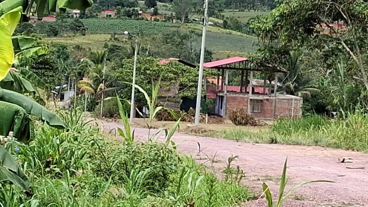REMATO POR OCASIÓN TERRENO DE 200 M² miniatura 2