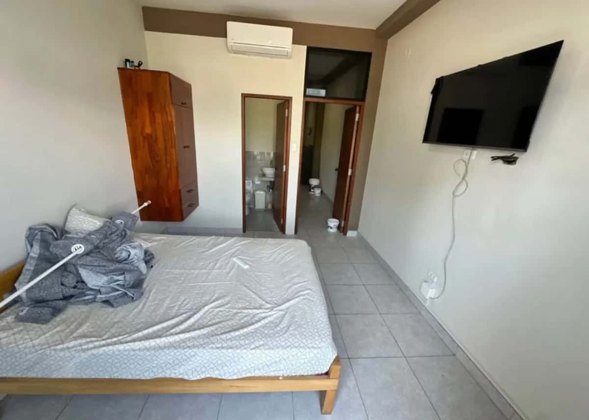 Edificio de 4 pisos con departamentos miniatura 7