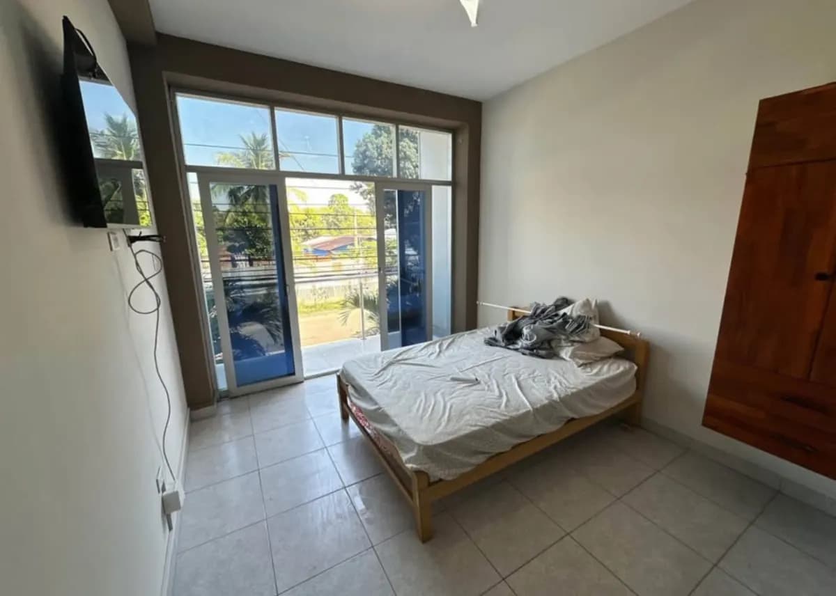 Edificio de 4 pisos con departamentos miniatura 7